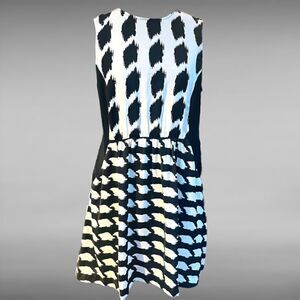 Nwt Urban Outfitters Silence + Noise Abstract Black & White Dress Size 8